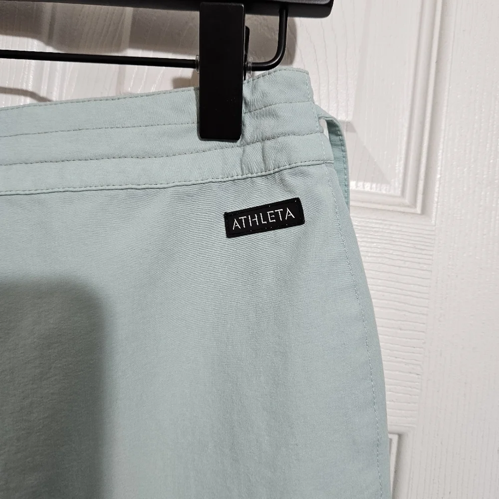 Athleta Mint Green Capris Size S